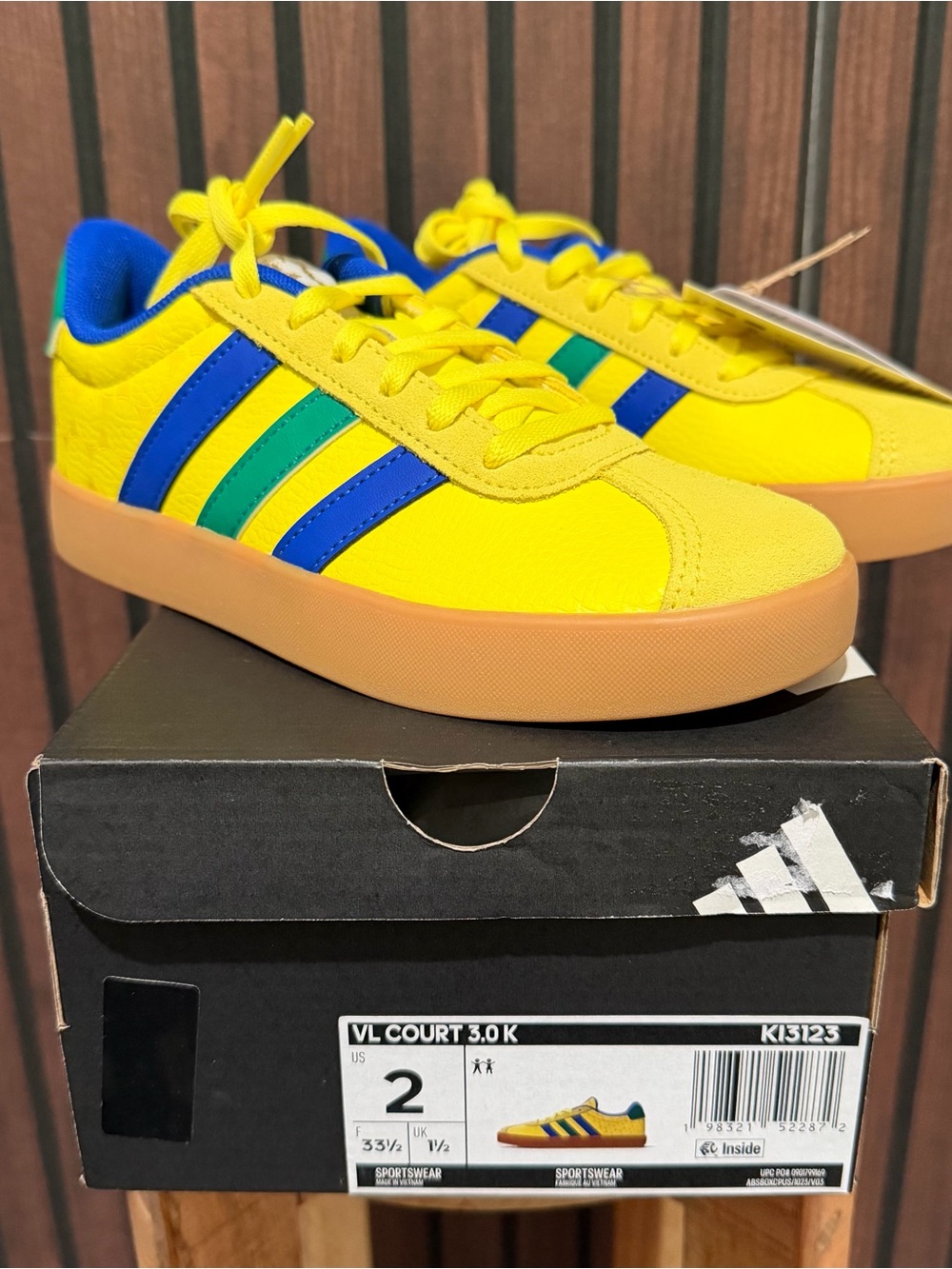 NWT Adidas VL Court 3.0 K Yellow Blue Green Sneakers Size 2 Kids - Picture 4 of 4